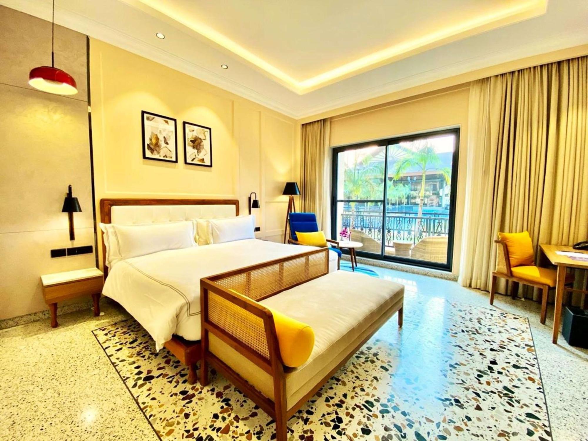 Radisson Blu Plaza Resort & Convention Centre Карджат Экстерьер фото Deluxe Room