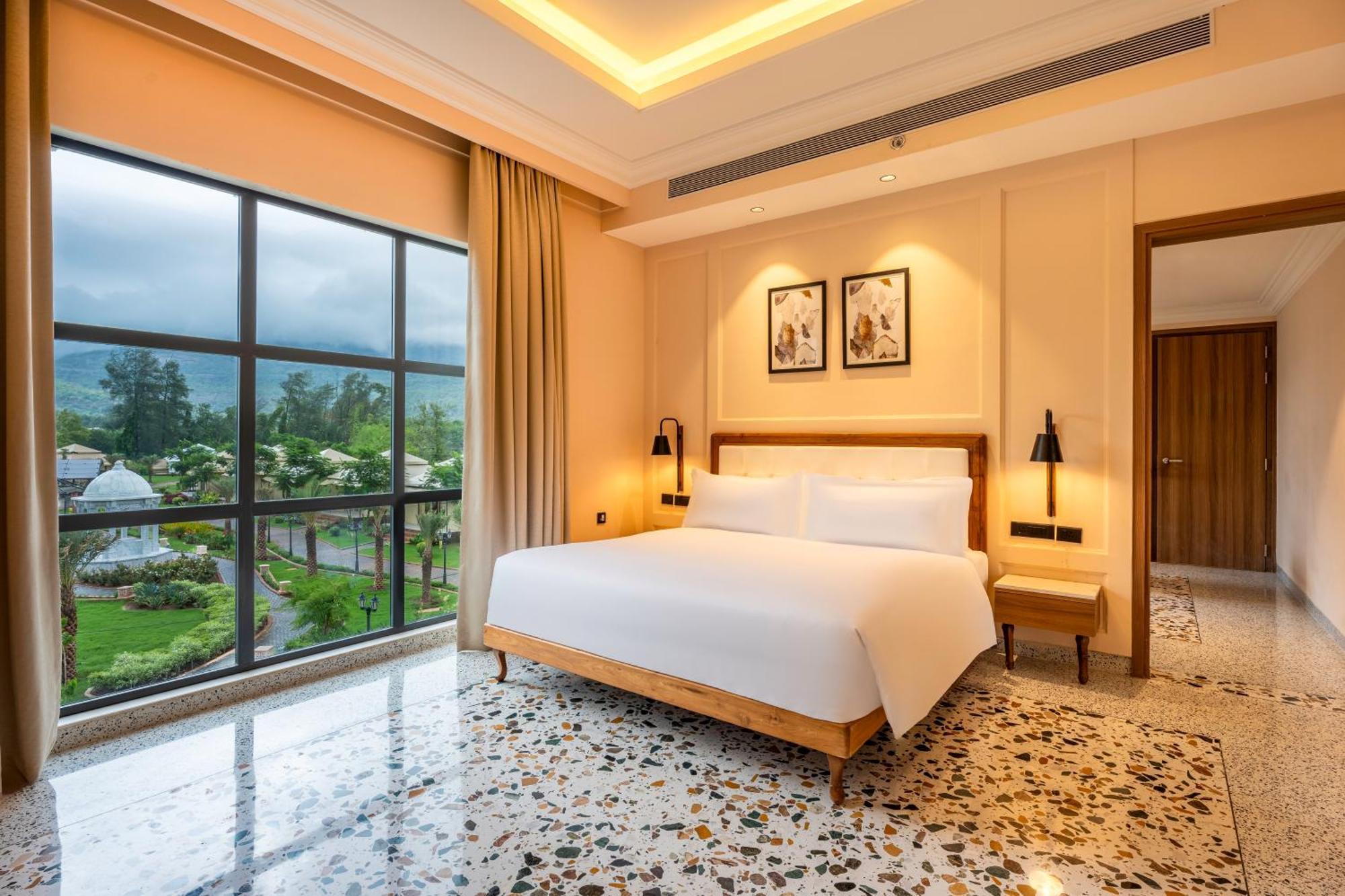 Radisson Blu Plaza Resort & Convention Centre Карджат Экстерьер фото